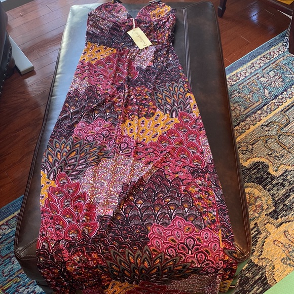 NWT Halter Maxi Dress with Built in Cups - Picture 5 of 5